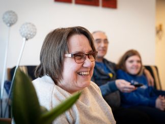 Gemeinsam Filme schauen.